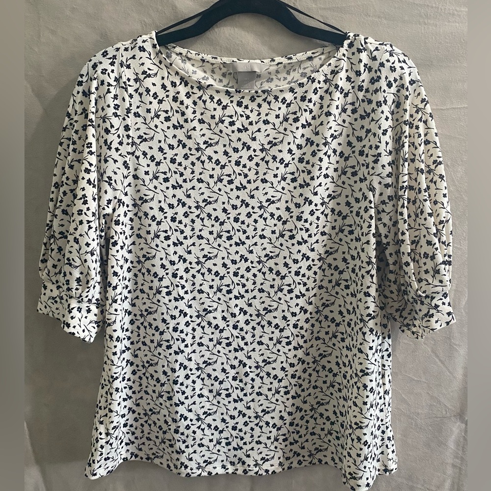 H&M Tops| H&M Floral Blouse| Color White & Black size Small
